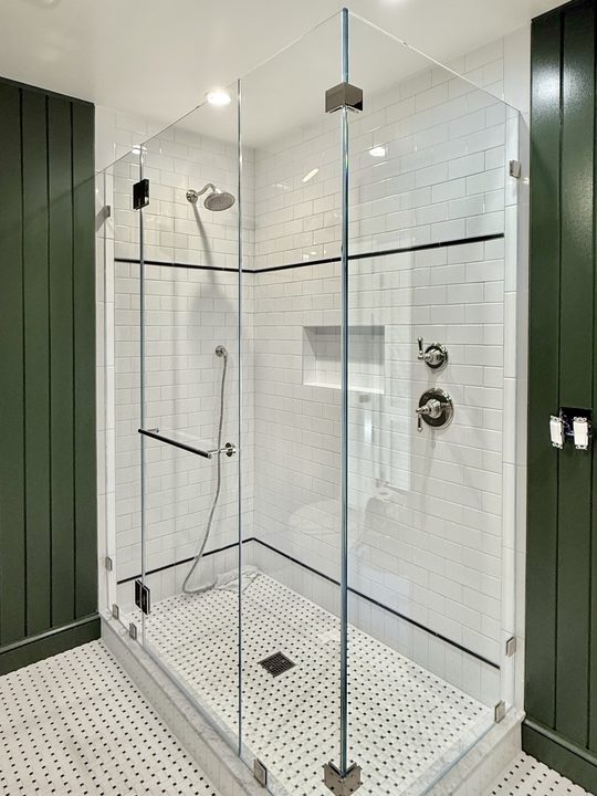 Frameless glass shower enclosure in Washington, D.C.