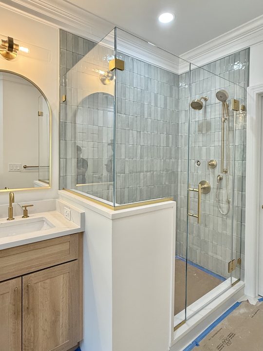 Frameless glass shower enclosure in Farrcroft, Fairfax, VA
