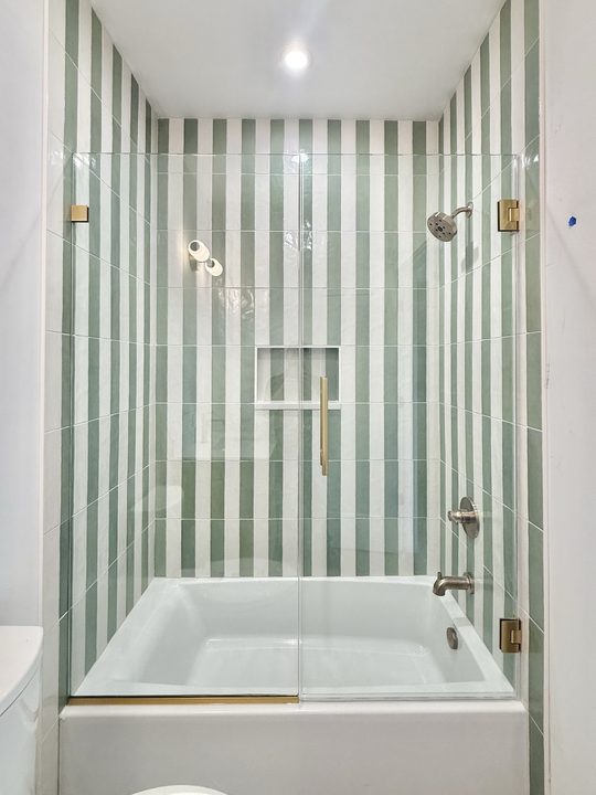 Tub Swing Door in Chesterbrook, McLean, VA