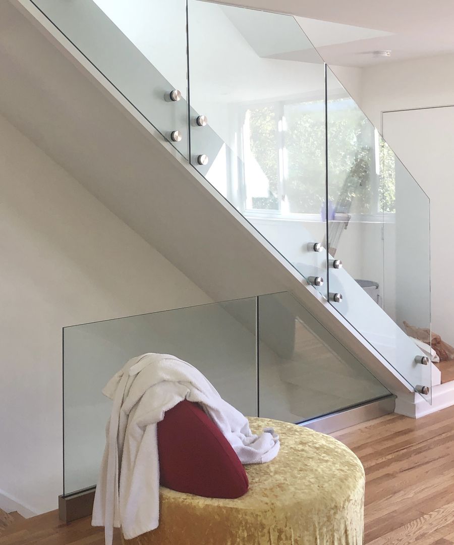 Glass railing
