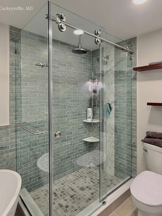 Frameless sliding shower door